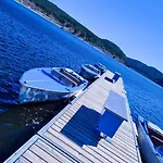 Waschbaer Hoehle Mit Pool Und Balkon Schluchsee