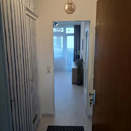 Waschbaer Hoehle Mit Pool Und Balkon Apartment